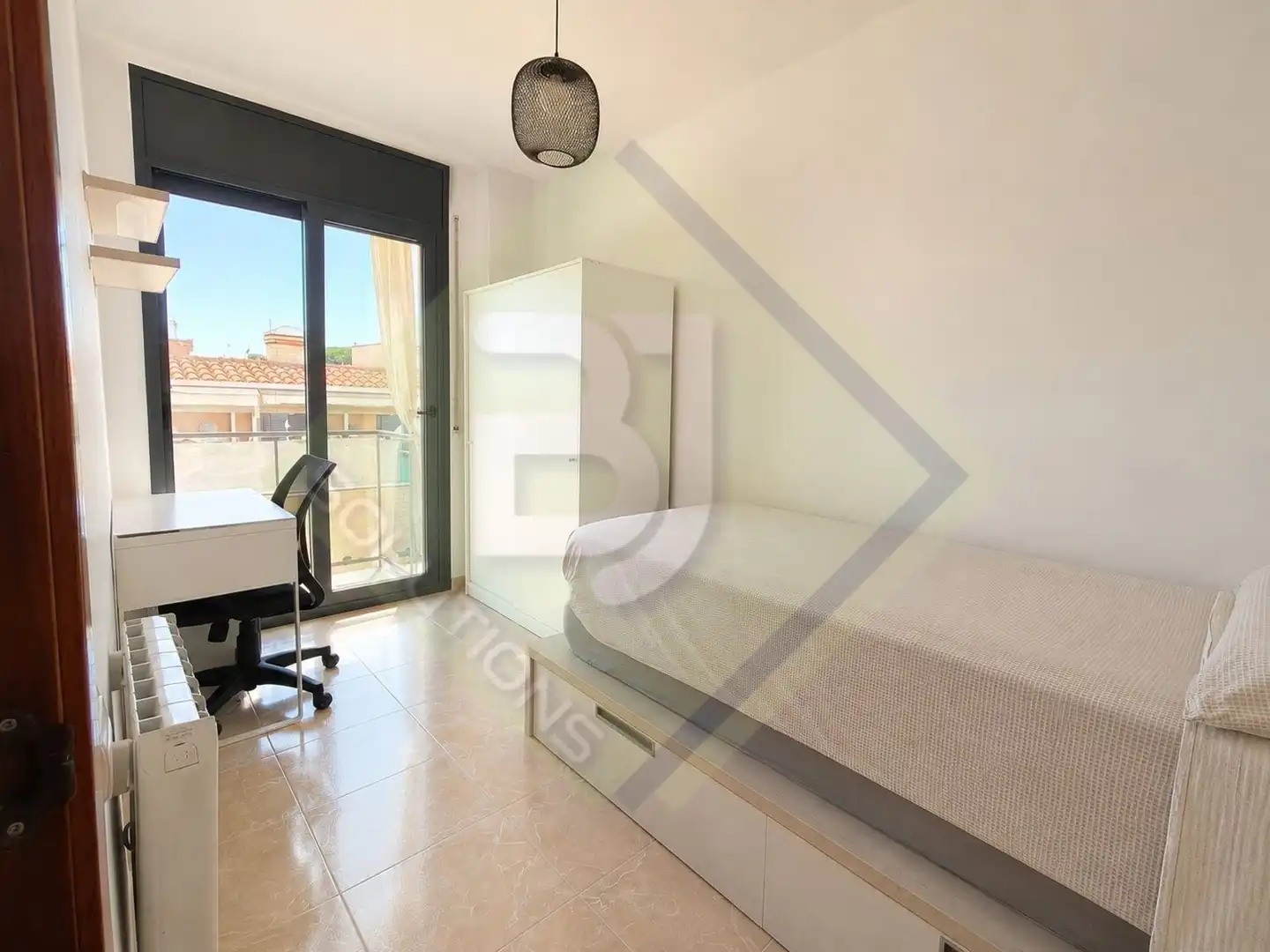 Habitación de Ático en venta en Canet de Mar con Calefacción, Terraza y Horno