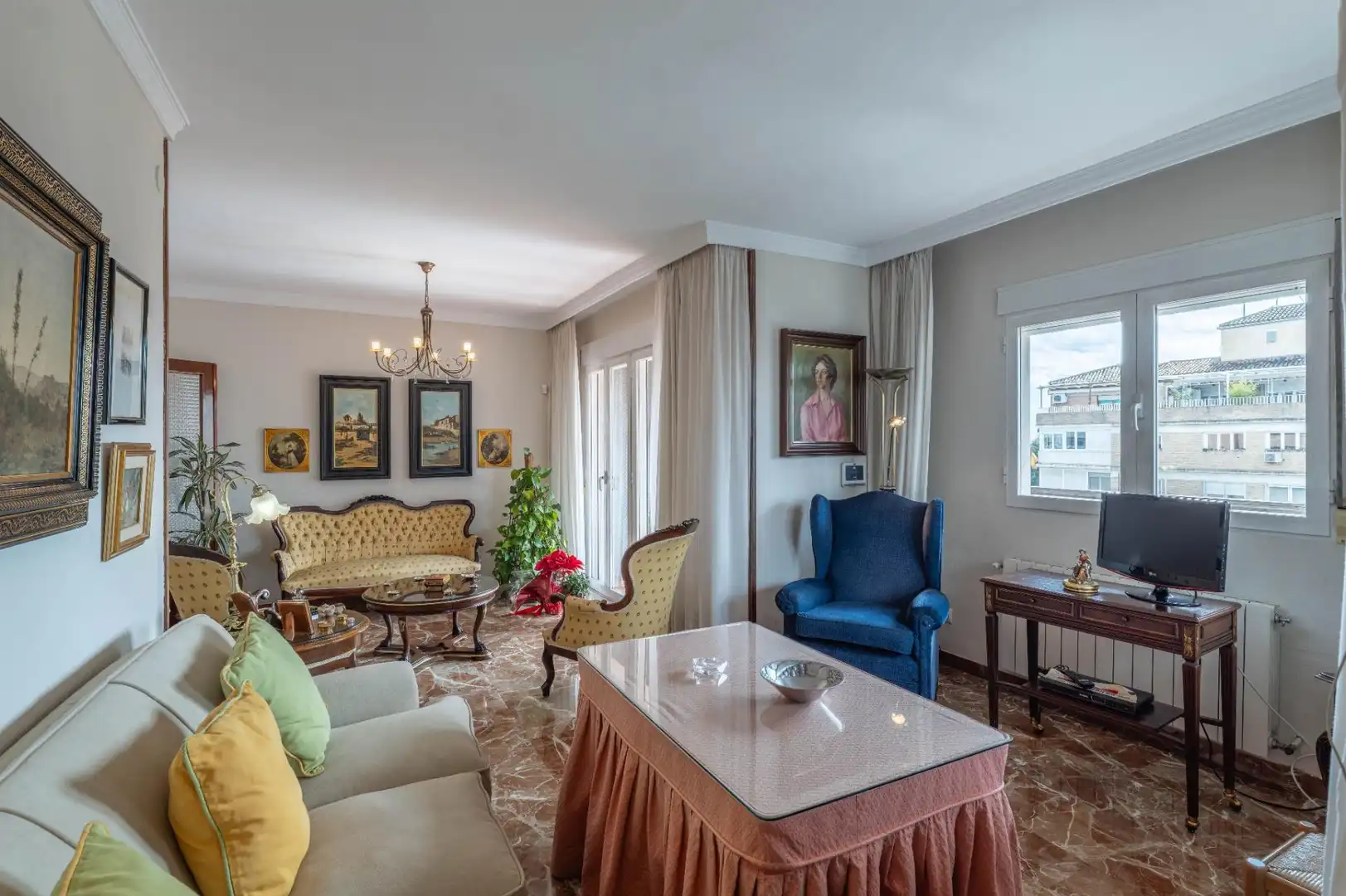 Sala de estar de Piso en venta en Granada con Terraza, Trastero y Balcón