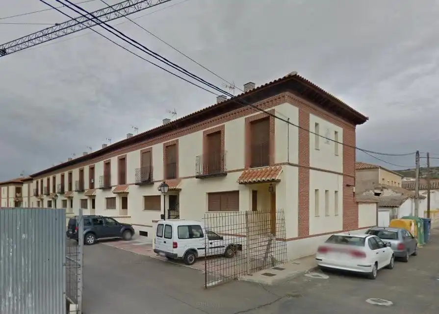 Vista exterior de Casa adosada en venta en Villamayor de Calatrava con Calefacción, Jardín privado y Terraza