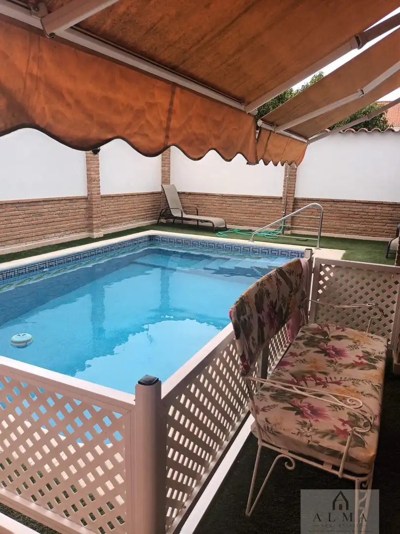 Swimming pool of Duplexes for sale in Almendralejo