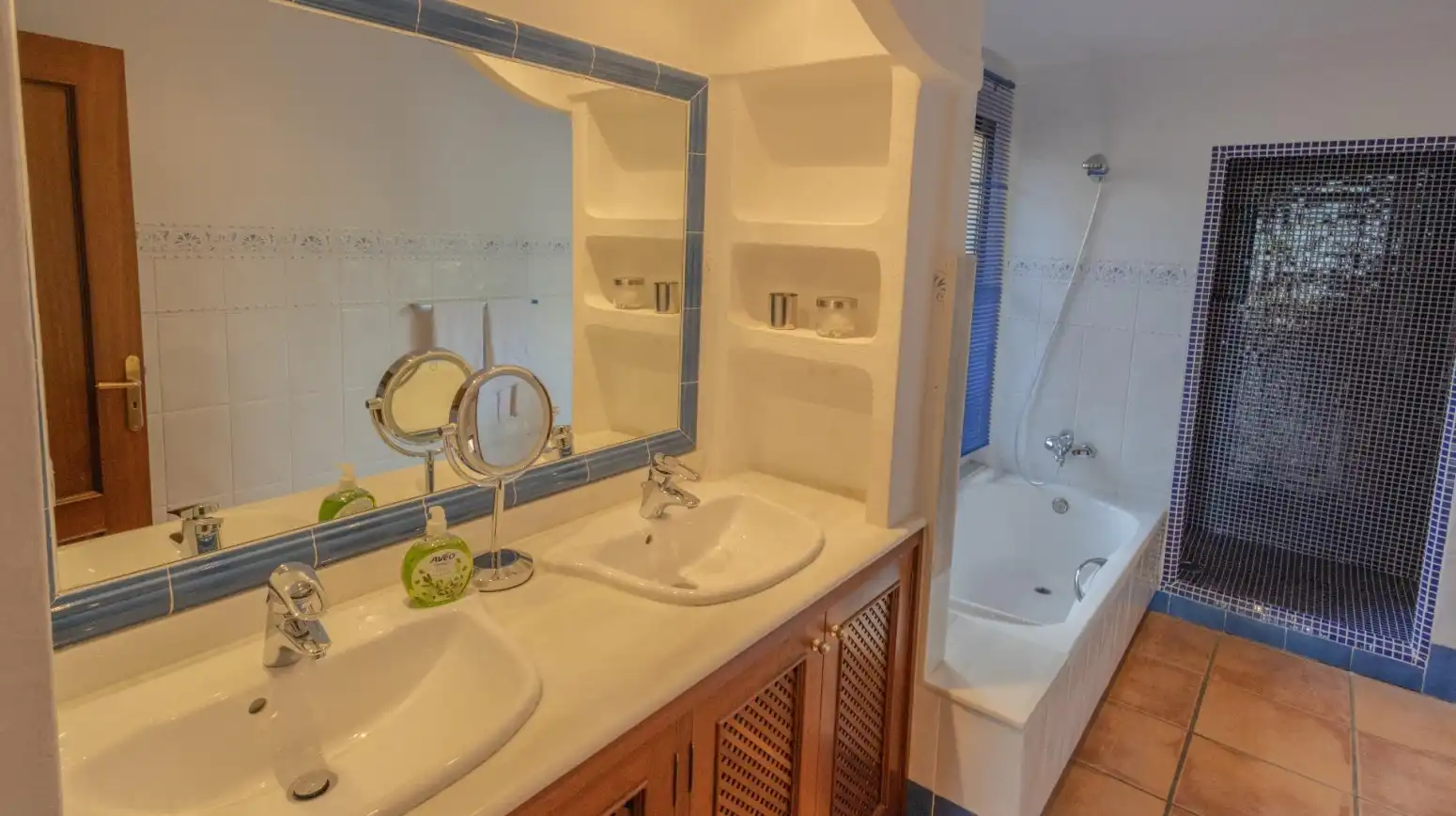 Bany de Casa o xalet en venda en Calvià amb Aire condicionat, Piscina i Piscina comunitària