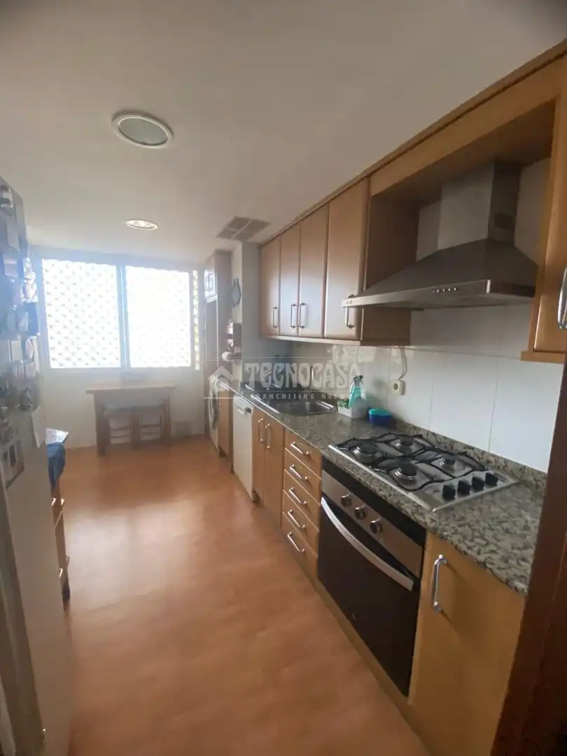 Cocina de Piso en venta en Alicante / Alacant con Piscina comunitaria
