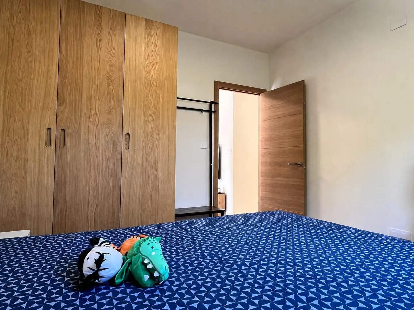 Dormitori de Casa o xalet en venda en La Pobla de Vallbona amb Aire condicionat, Calefacció i Jardí privat