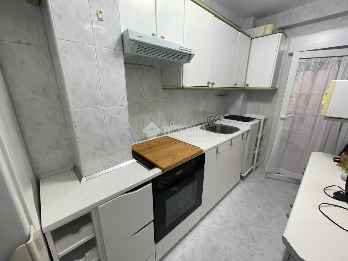 Cuina de Pis de lloguer en Madrid amb Aire condicionat, Calefacció i Terrassa