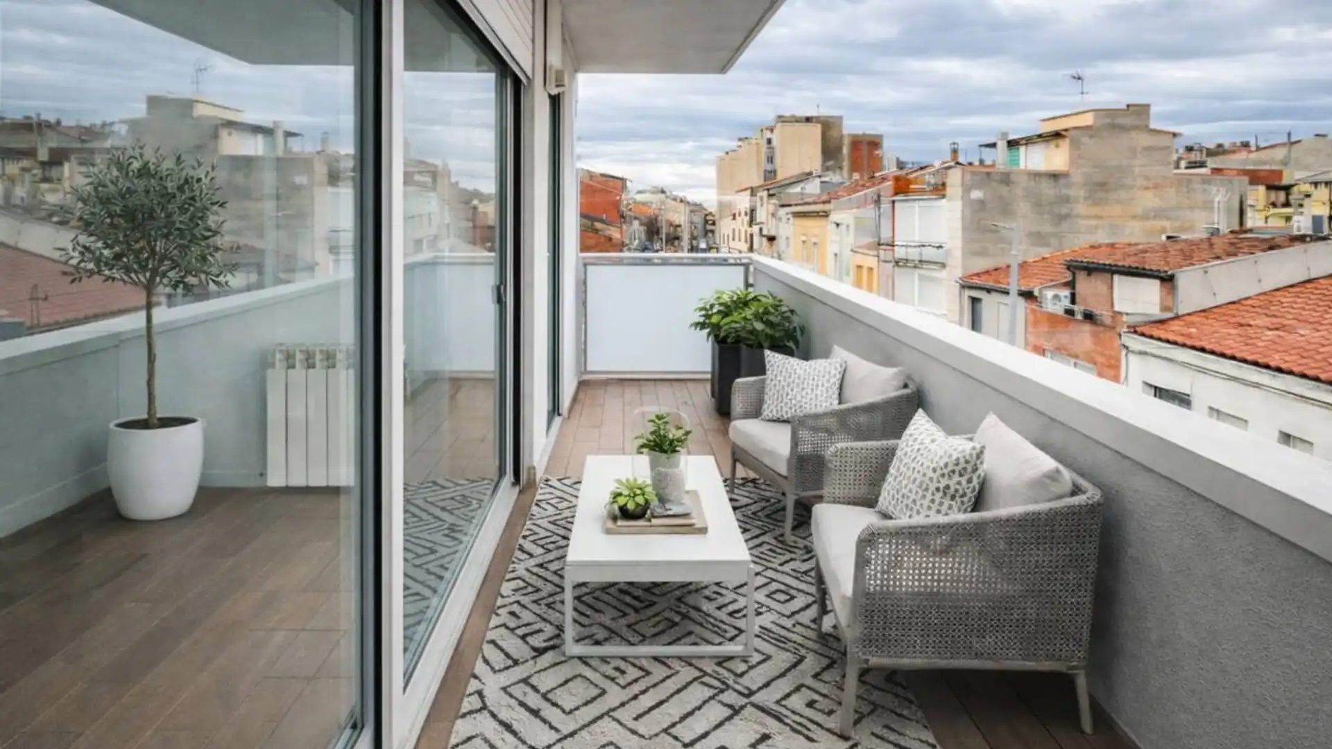 Duplex for sale in Segle XX, Sud