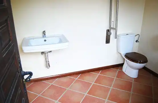 Bany de Local en venda en Santa María de la Vega