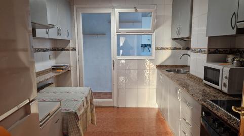 Foto 3 de Pis en venda a Avinguda de Santa Coloma, 28, Olot, Girona