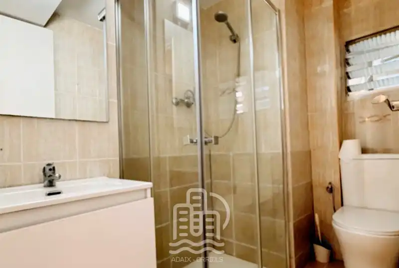 Piso con terraza en venta en Carrer dAlmagro 1, imagen 16