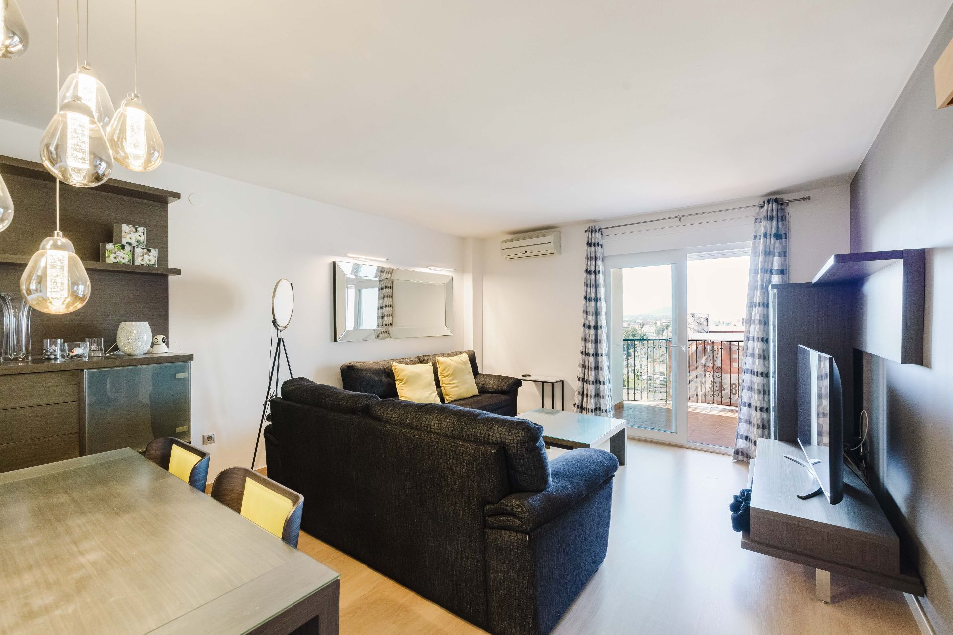 Sala d'estar de Apartament en venda en Málaga Capital amb Aire condicionat, Jardí privat i Terrassa
