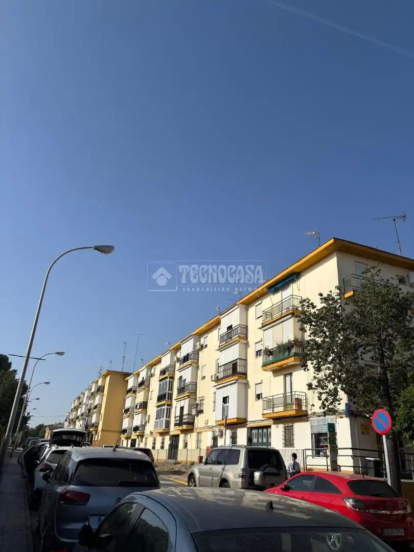 Außenansicht von Wohnung zum Verkauf in Alcalá de Guadaira mit Balkon