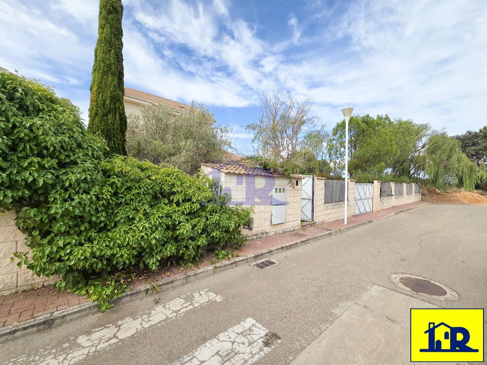 Exterior view of Single-family semi-detached for sale in Arcas del Villar  with Heating, Terrace and Swimming Pool