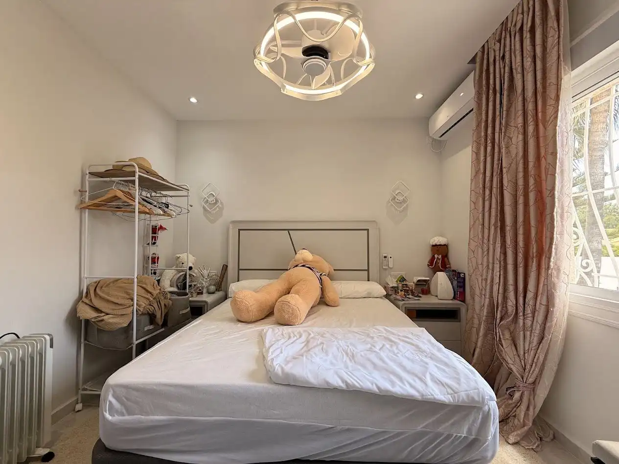 Dormitori de Casa o xalet en venda en El Campello amb Aire condicionat, Calefacció i Jardí privat