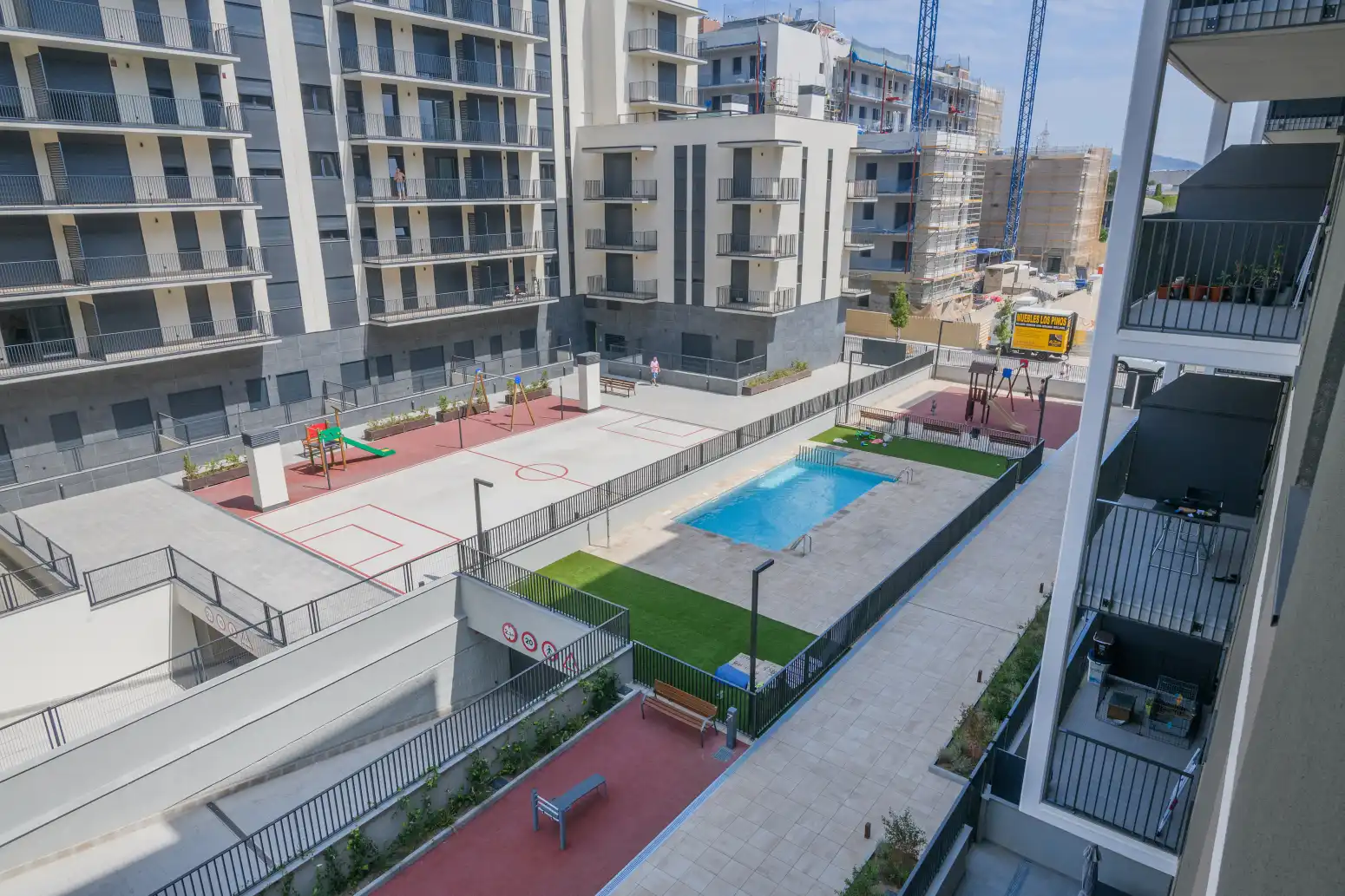 Piscina de Pis en venda en Viladecans amb Aire condicionat, Calefacció i Parquet