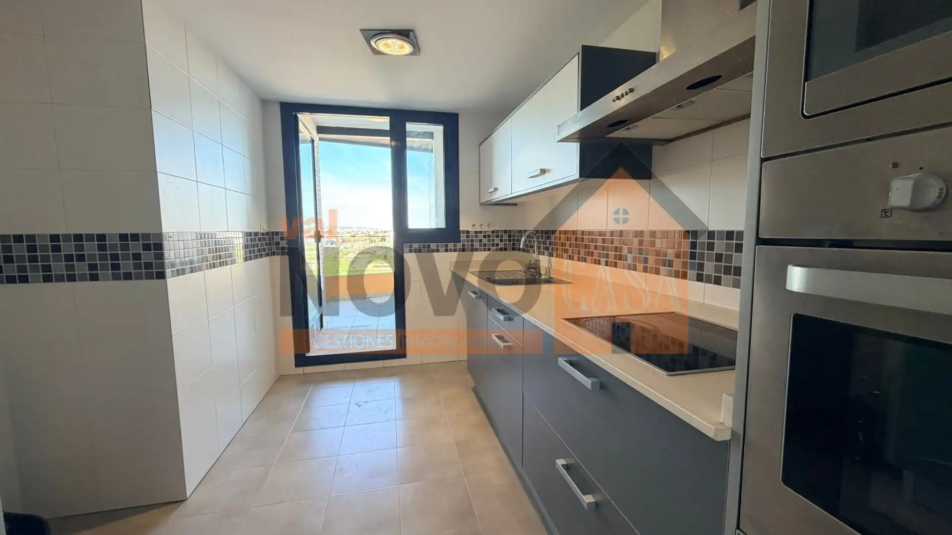 Kitchen of Flat for sale in Silla  with Air Conditioner and Storage room