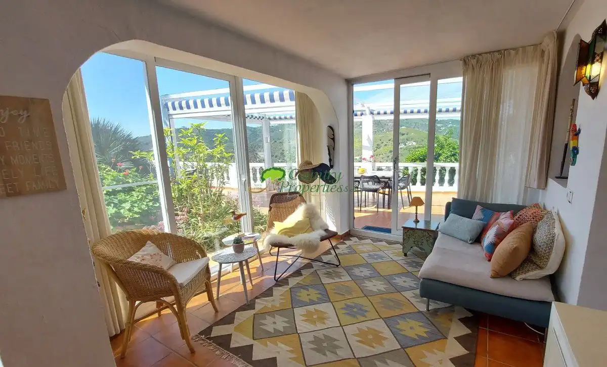 Sala de estar de Finca rústica en venta en Torrox con Aire acondicionado, Calefacción y Jardín privado