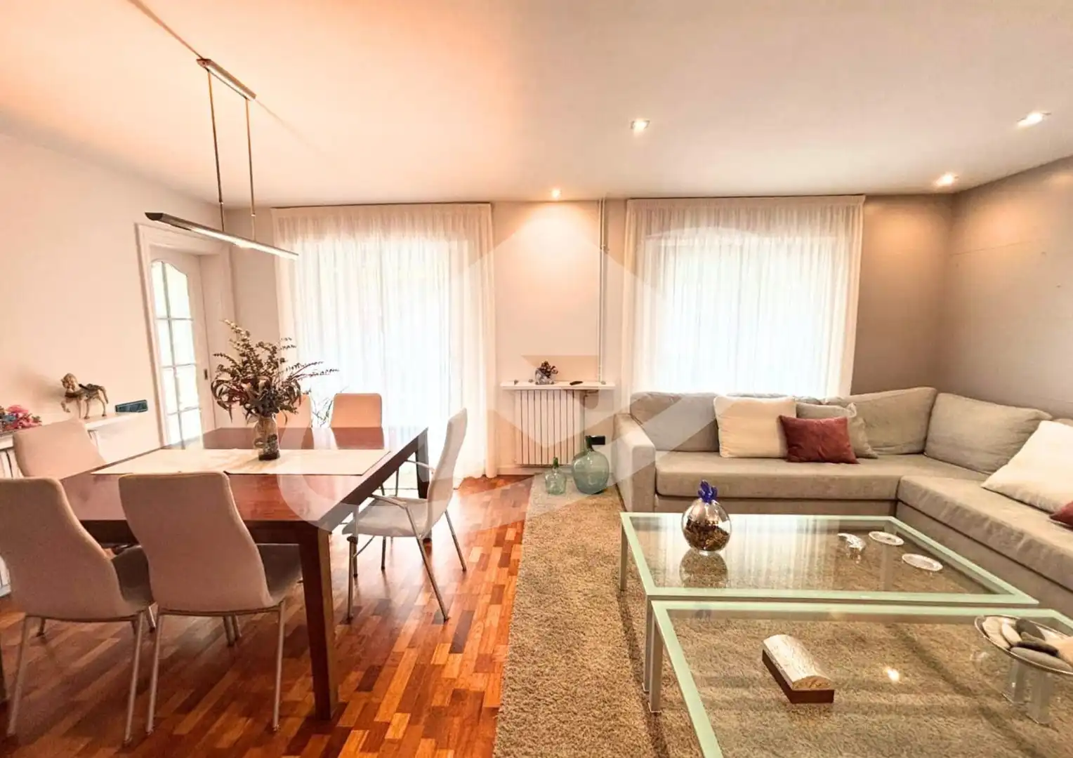 Sala de estar de Casa o chalet en venta en Sant Quirze del Vallès con Aire acondicionado, Calefacción y Jardín privado