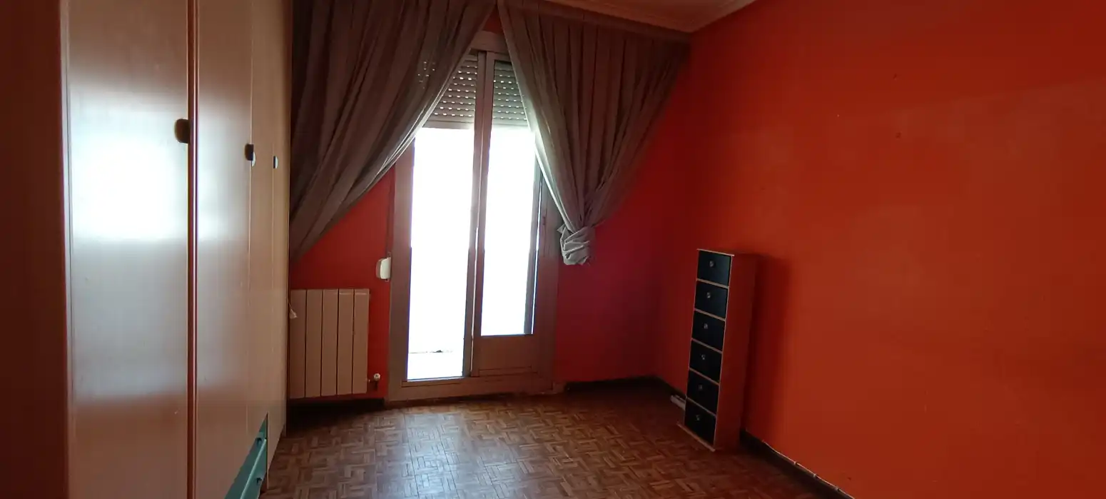 Dormitori de Pis en venda en  Logroño amb Calefacció, Parquet i Terrassa
