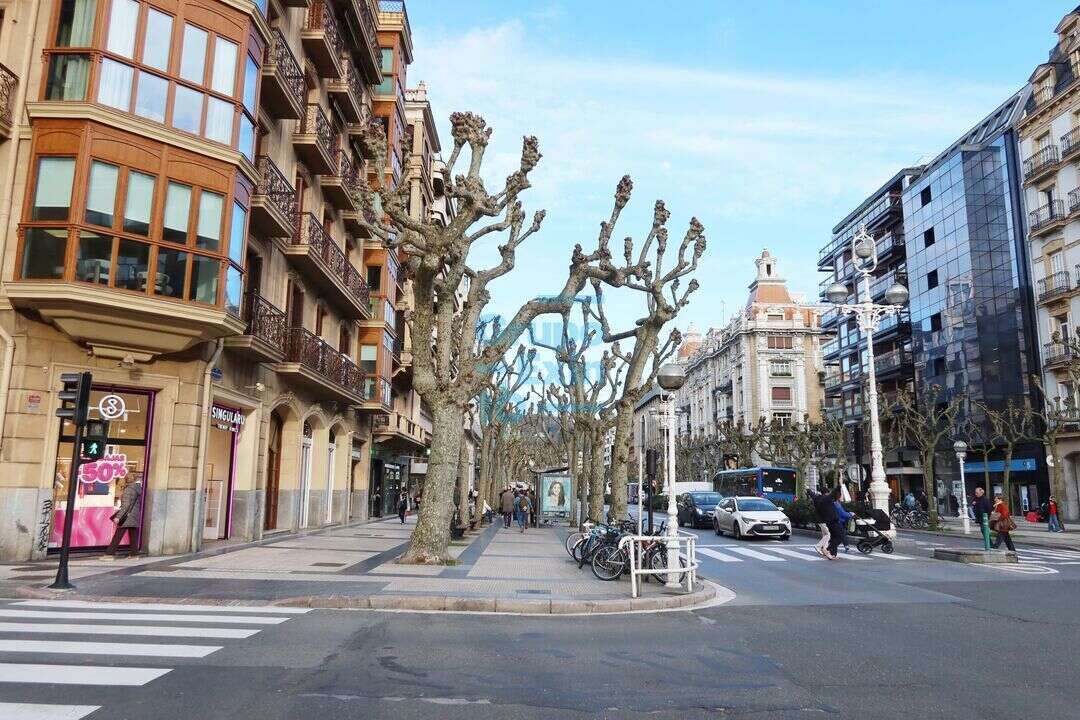 Oficina de lloguer a Área Romántica, Centro