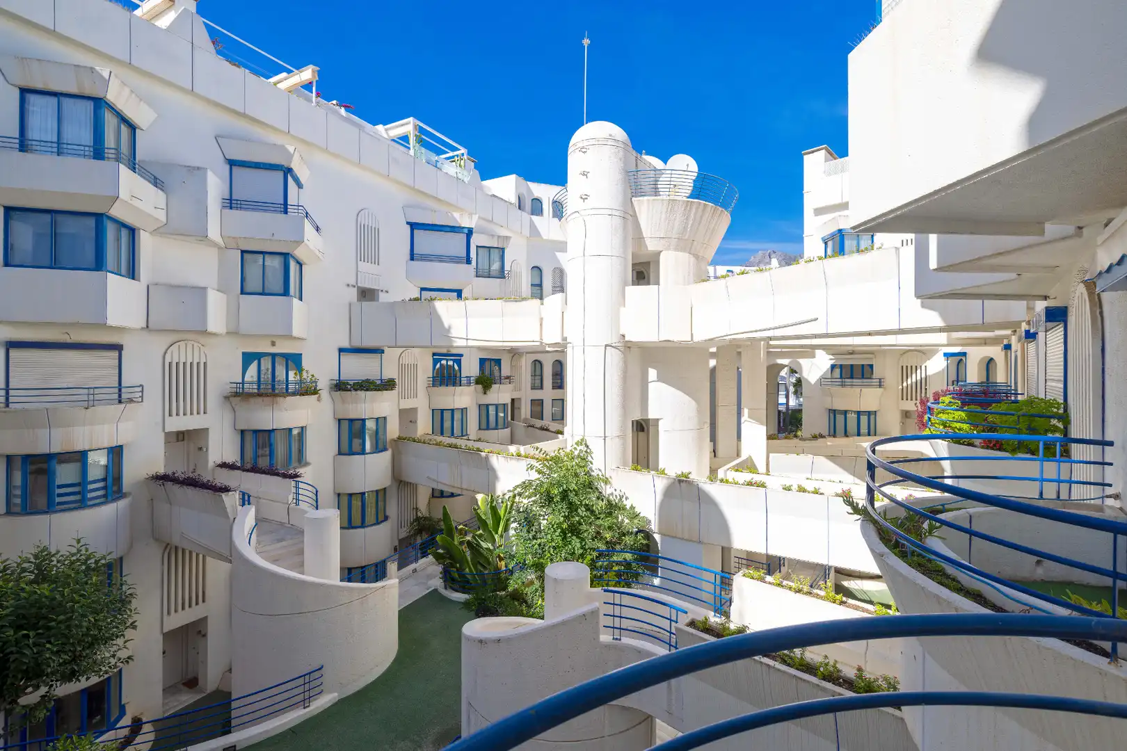 Vista exterior de Dúplex en venta en Marbella con Aire acondicionado, Calefacción y Terraza