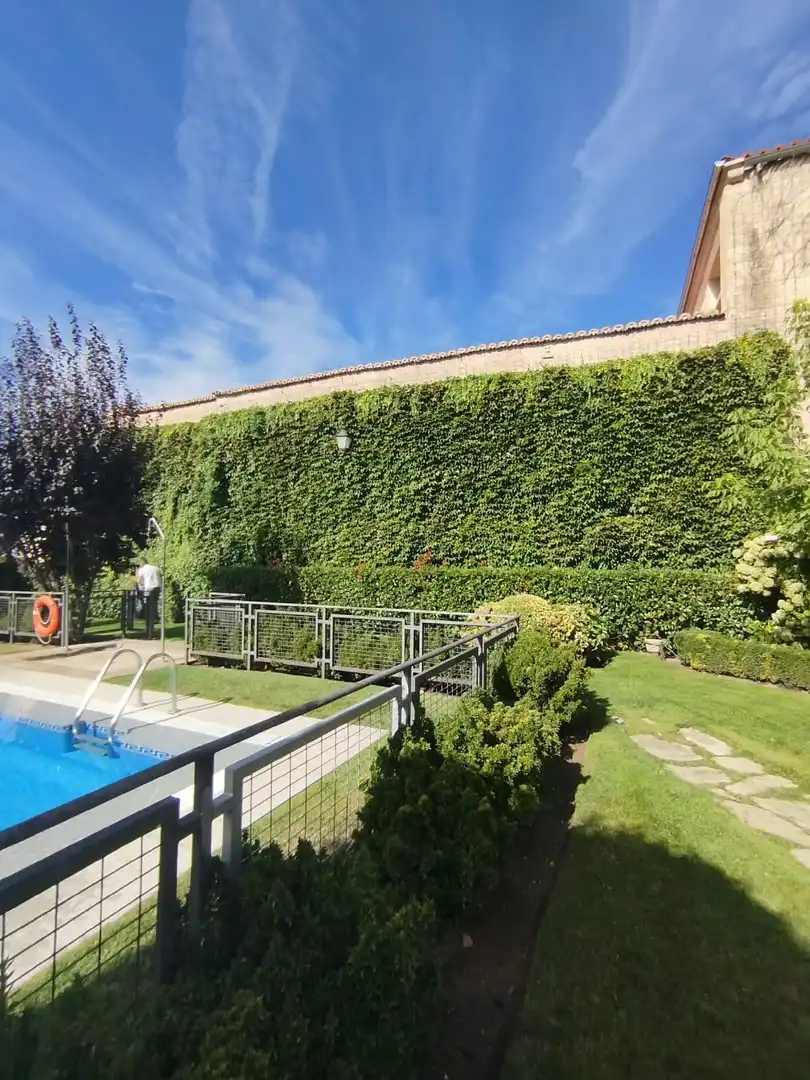 Vista exterior de Pis en venda en Ávila amb Calefacció, Traster i Moblat