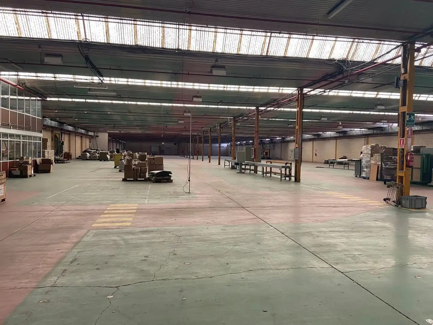 Nau industrial de lloguer en León Capital 