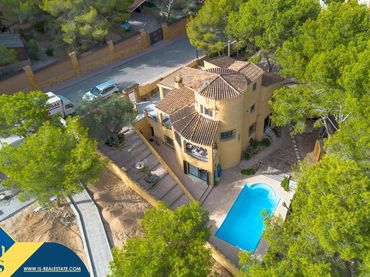 Villa avec jardin à vendre à Orihuela Costa