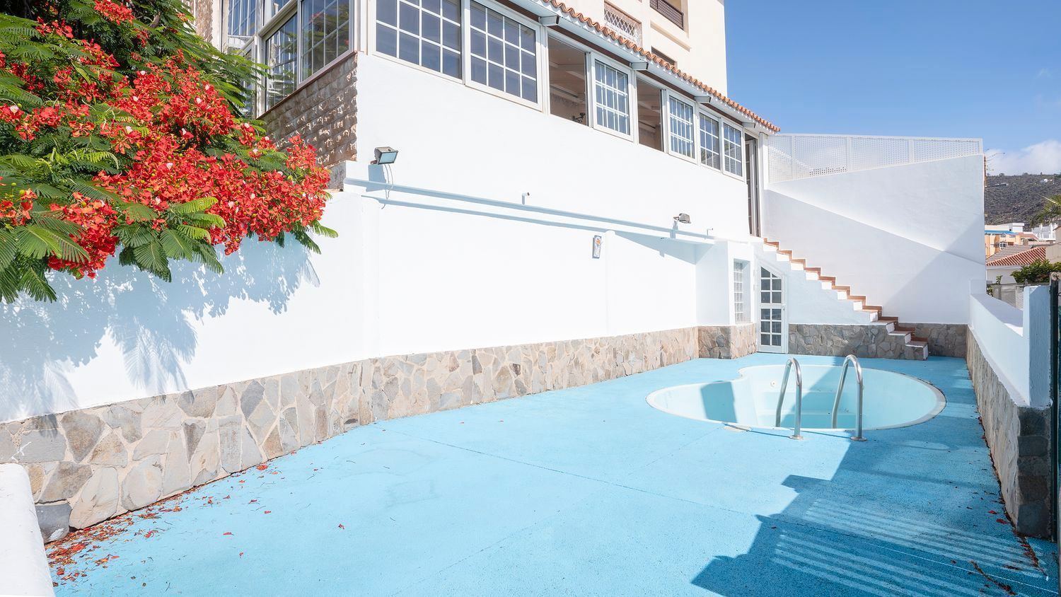 Swimming pool of House or chalet for sale in  Santa Cruz de Tenerife Capital  with Air Conditioner, Private garden and Storage room
