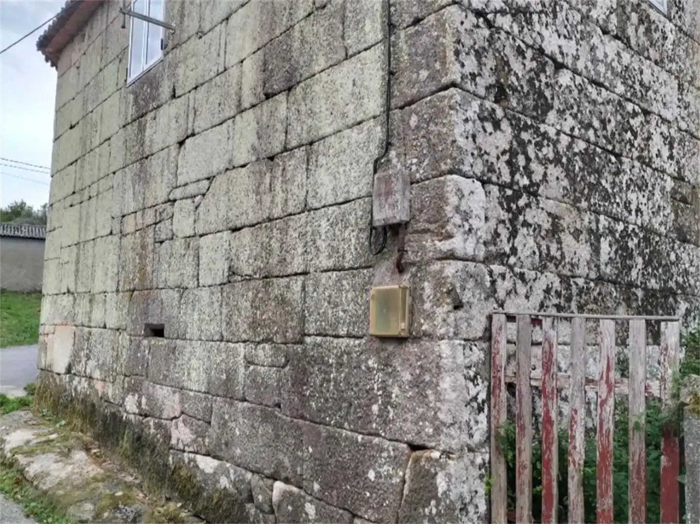 Vista exterior de Pis en venda en Nogueira de Ramuín amb Jardí privat i Traster