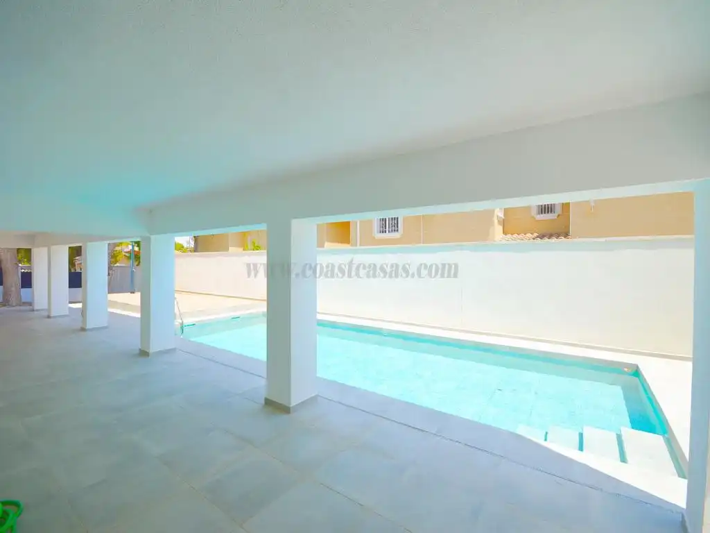 Chalet con piscina en venta en Los Balcones - Los Altos, imagen 36