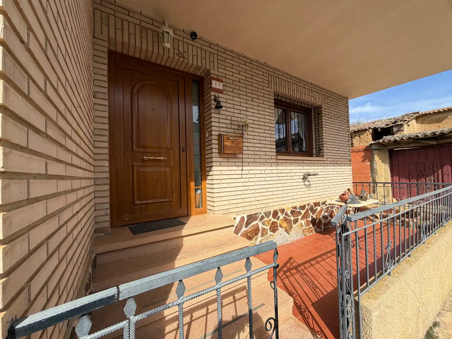 Exterior view of Houses for sale in Tordehumos  with Heating, Terrace and Storage room