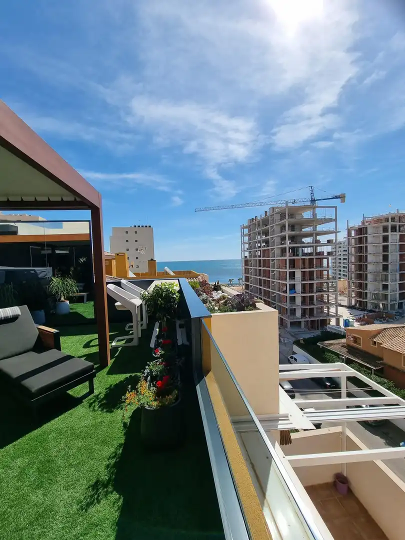 Terrasse von Wohnungen zum Verkauf in Torrevieja mit Klimaanlage, Heizung und Abstellraum