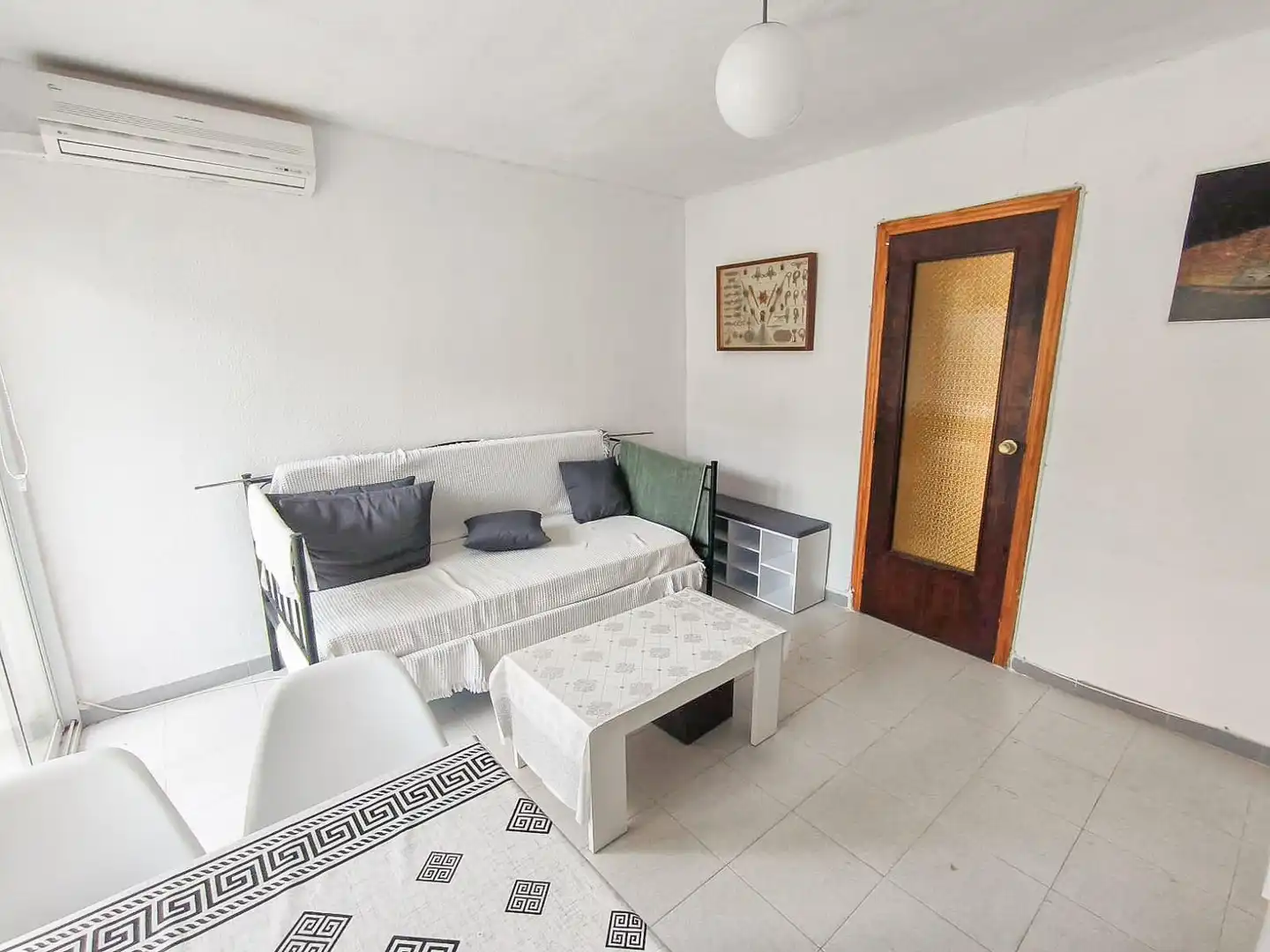Living room of Flat for sale in Benidorm  with Air Conditioner, Terrace and Furnished