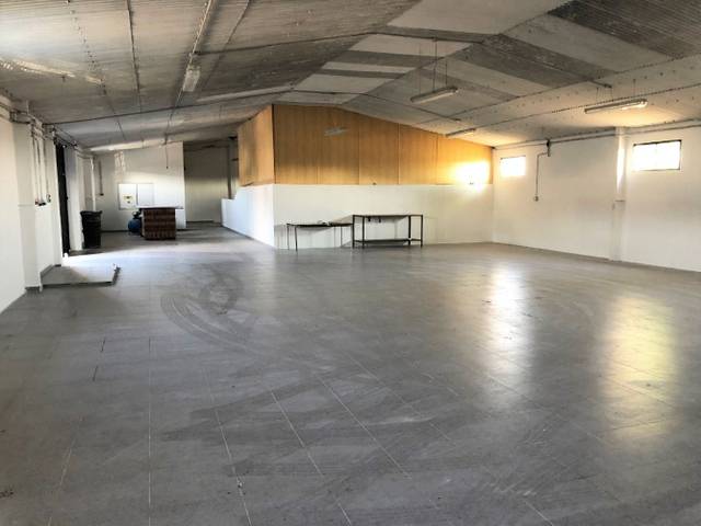Nave industrial en Alquiler en Avenida de la Reguerilla en Serracines