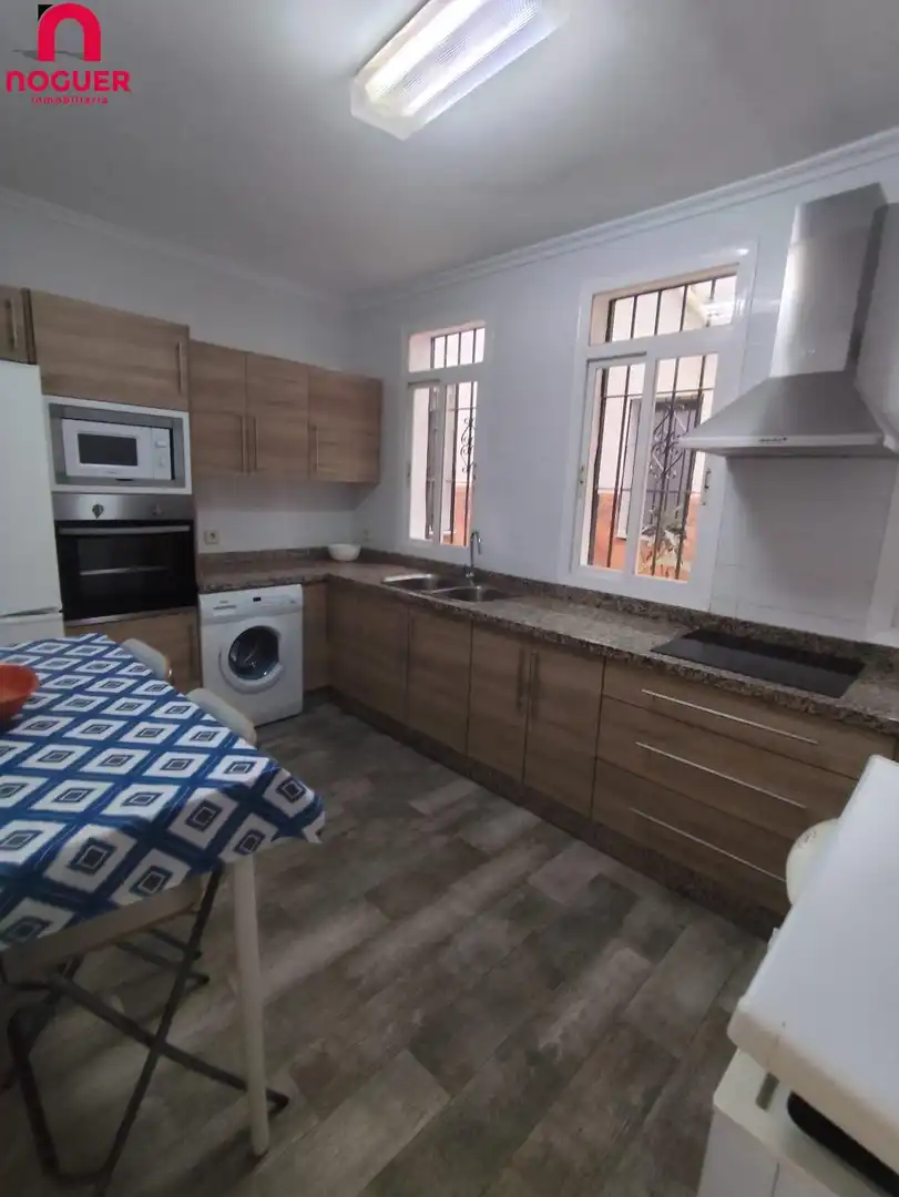 Cocina de Piso para compartir en Córdoba con Aire acondicionado y Amueblado