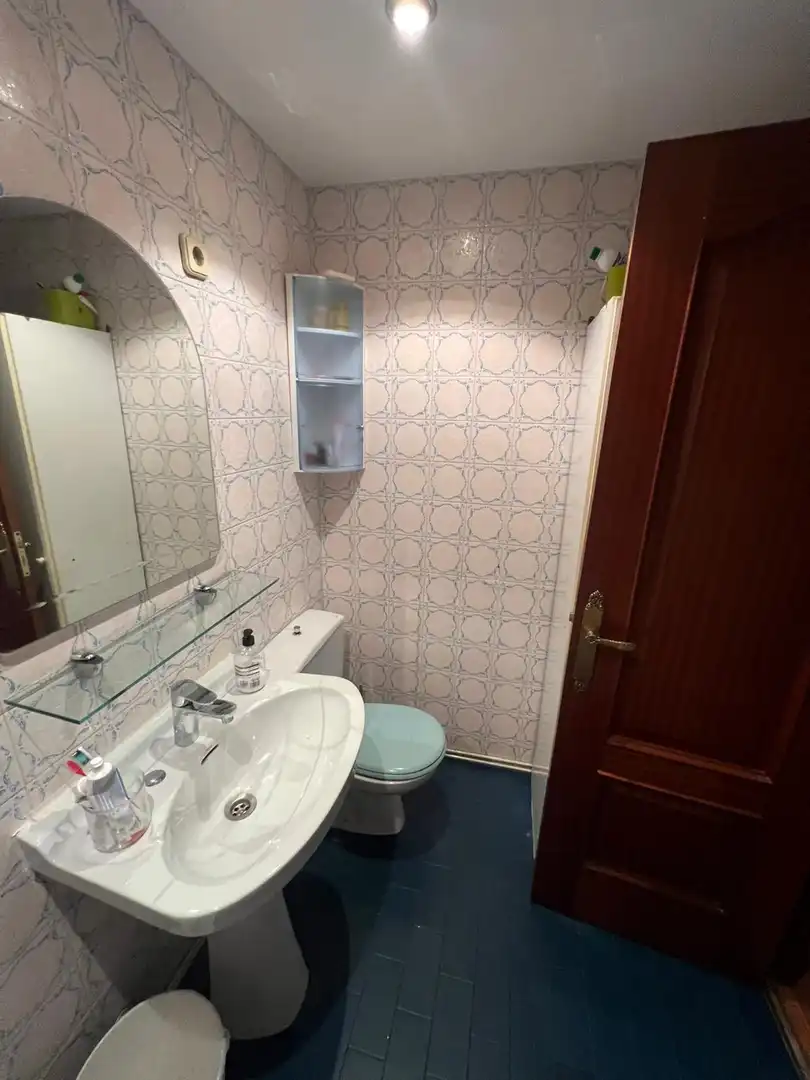 Badezimmer von Wohnung zum Verkauf in Bilbao  mit Heizung, Terrasse und Balkon