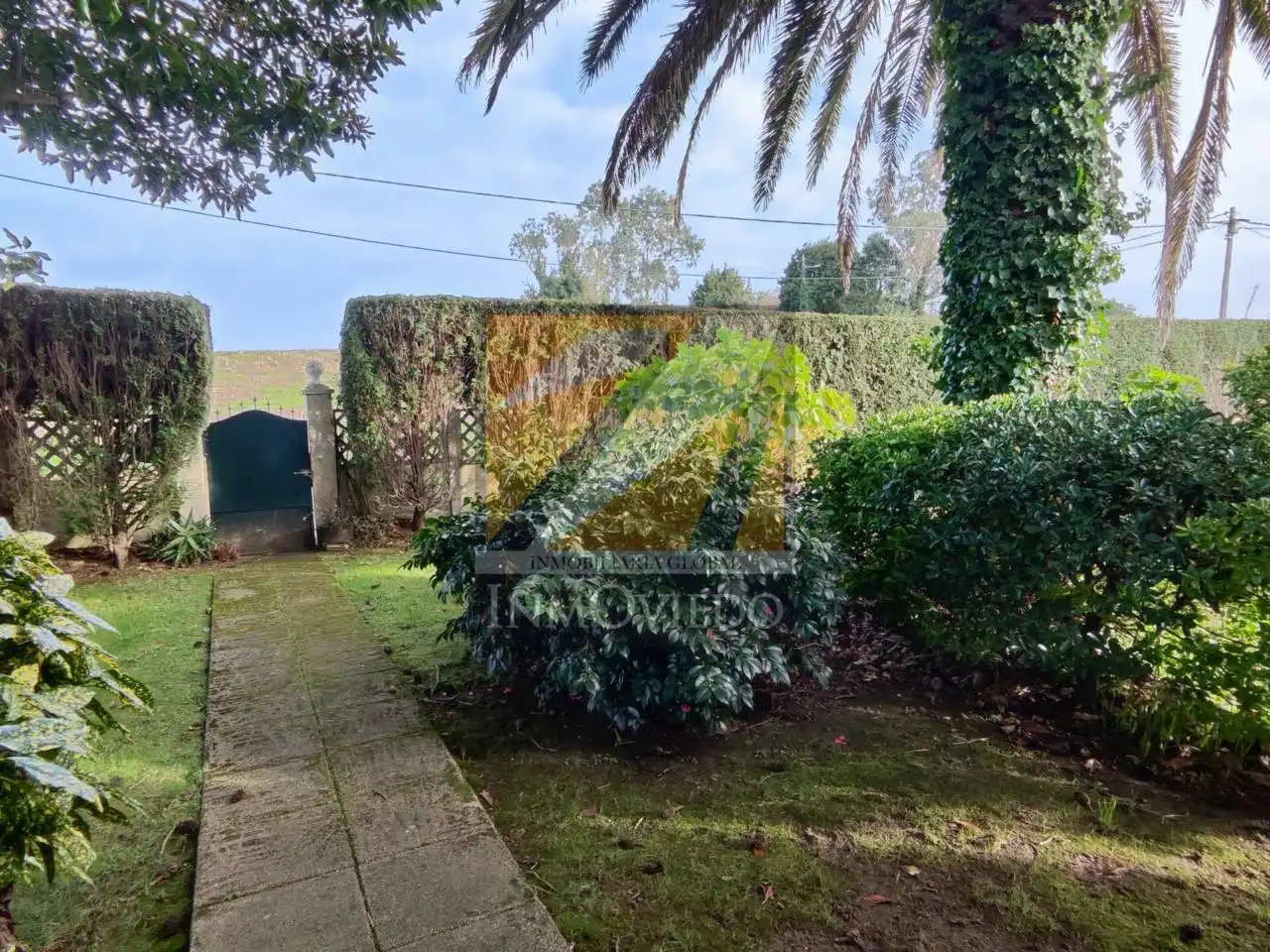 Garden of Houses for sale in Carreño  with Heating, Private garden and Parquet flooring