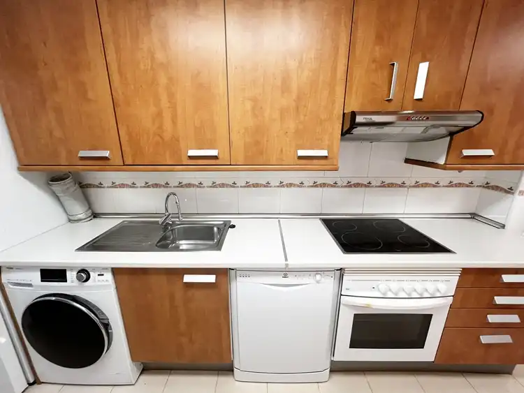 Cuina de Pis de lloguer en Madrid amb Calefacció, Parquet i Traster