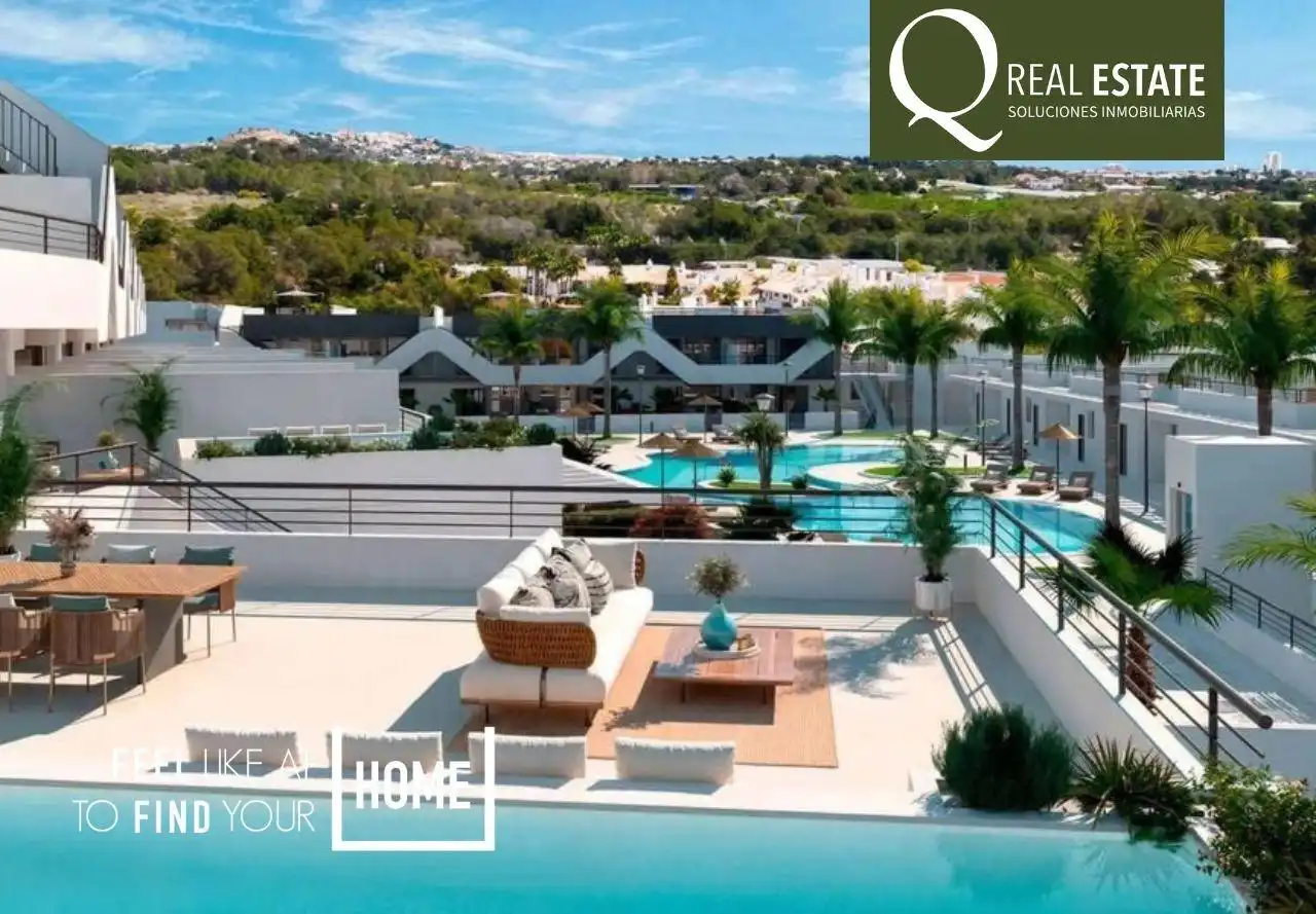 Flat with pool for sale in Calle Manises