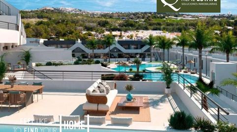 Piso de diseño con terraza, garaje y piscina en Alfaz del Pi, a 10 minutos de la playa.