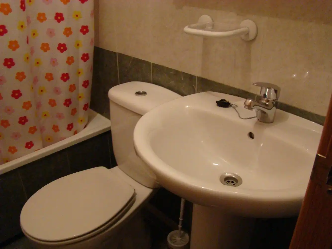 Bathroom of Flat for rent in Arroyomolinos (Madrid)  with Heating, Parquet flooring and Terrace