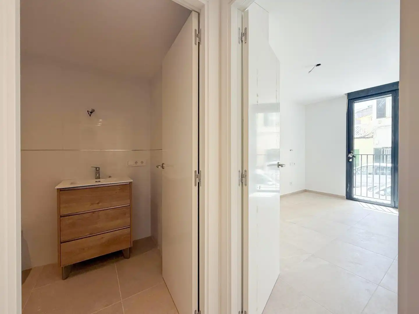 Bathroom of Ground floor for sale in  Palma de Mallorca  with Air Conditioner, Terrace and Storage room