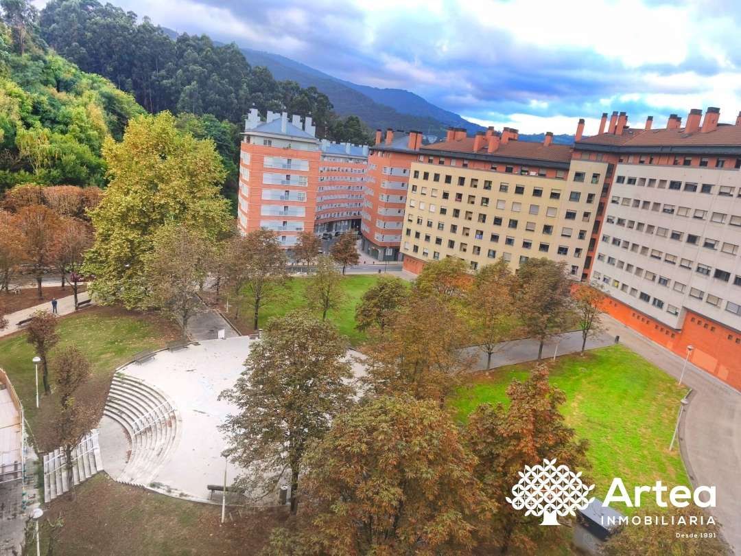 Exterior view of Flat for sale in Bilbao   with Heating, Storage room and Furnished