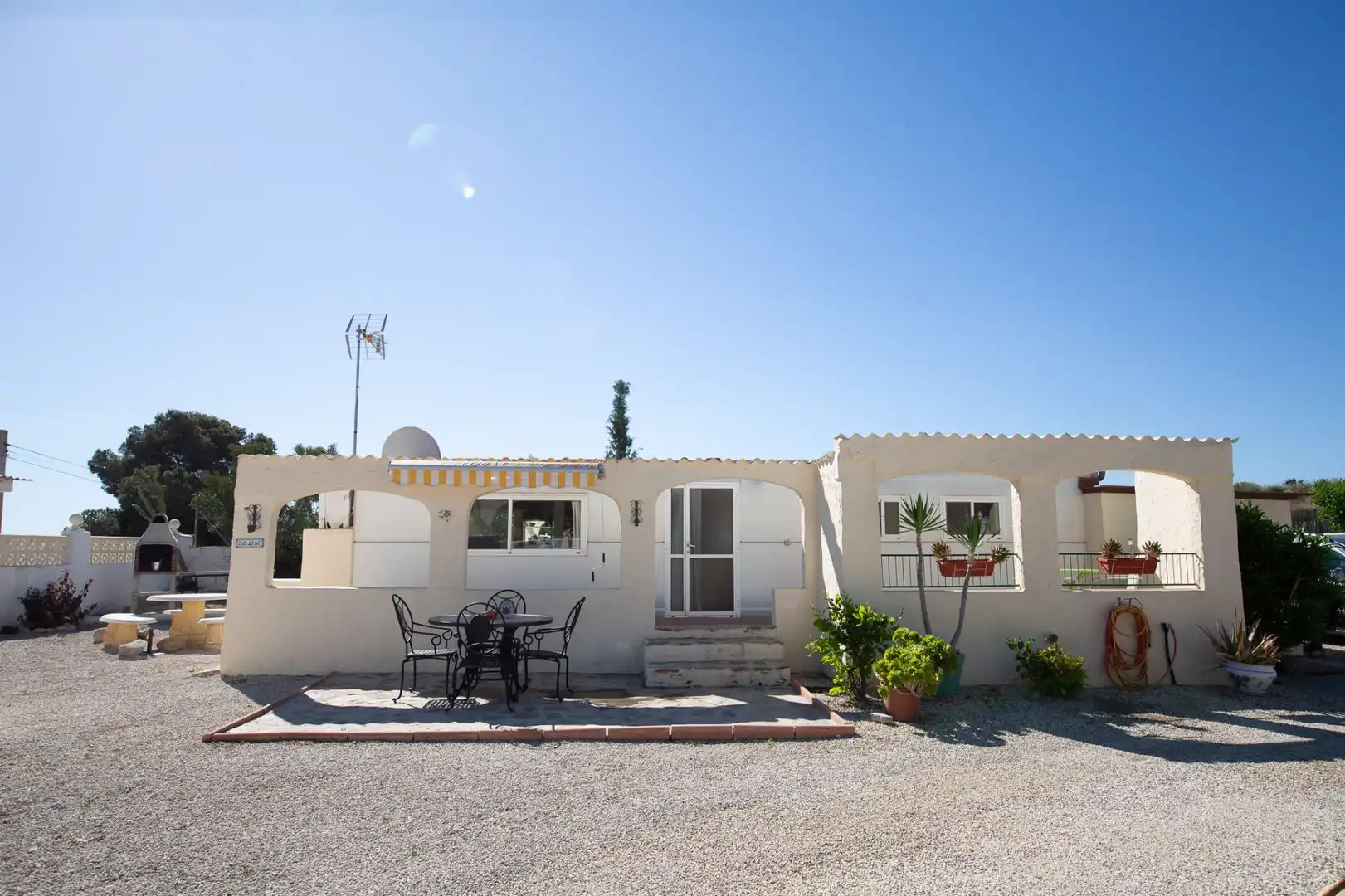 Vista exterior de Casa o xalet en venda en Mutxamel amb Aire condicionat, Calefacció i Jardí privat