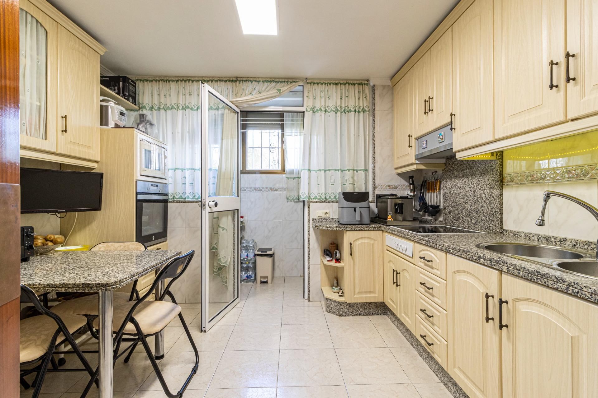 Kitchen of Flat for sale in Jerez de la Frontera  with Air Conditioner and Storage room