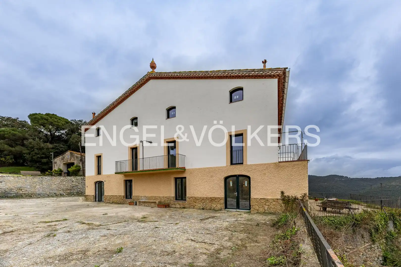Vista exterior de Finca rústica en venda en Sant Quirze Safaja amb Calefacció, Jardí privat i Terrassa