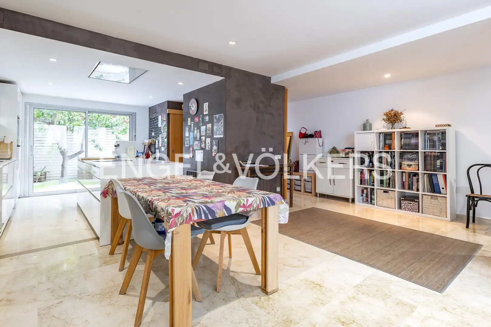 Houses for sale in Barcelona  with Air Conditioner, Heating and Private garden