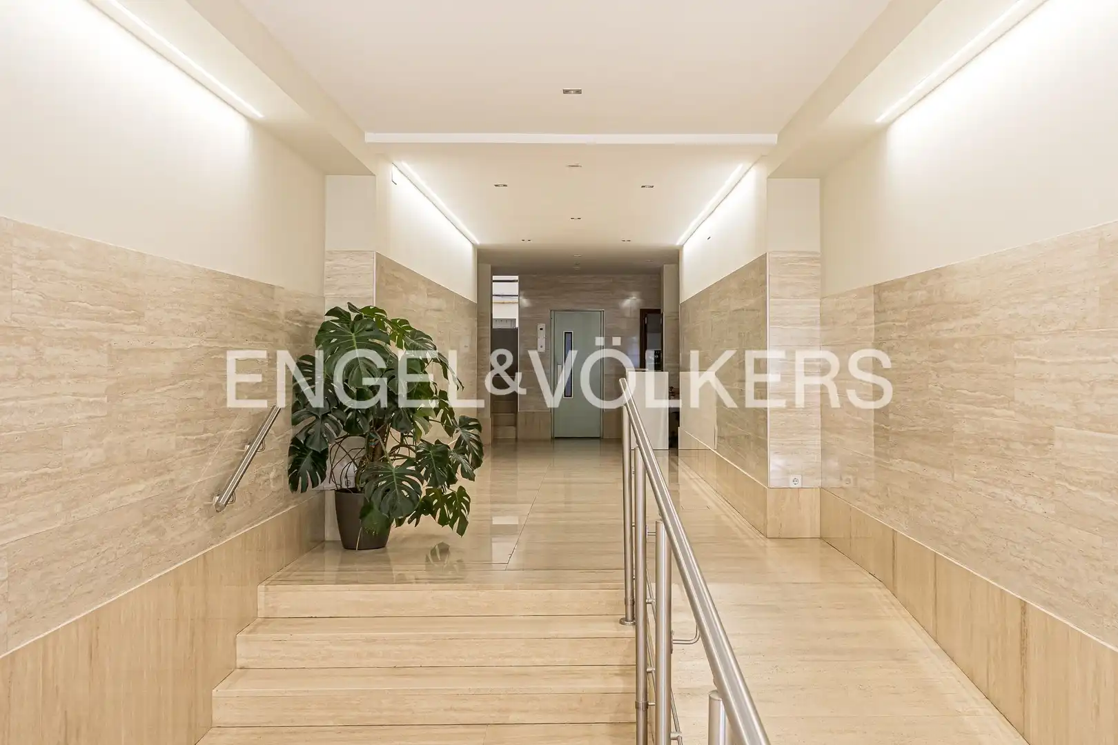 Flat for sale in Madrid  with Air Conditioner, Heating and Parquet flooring