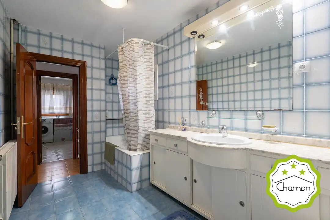 Badezimmer von Country house zum Verkauf in Erandio mit Heizung, Privatgarten und Terrasse