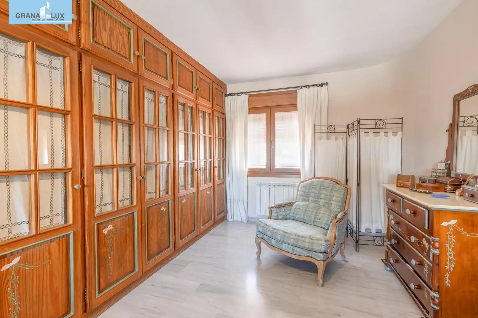 Schlafzimmer von Haus oder Chalet zum Verkauf in La Zubia mit Klimaanlage, Heizung und Gemeinschaftspool