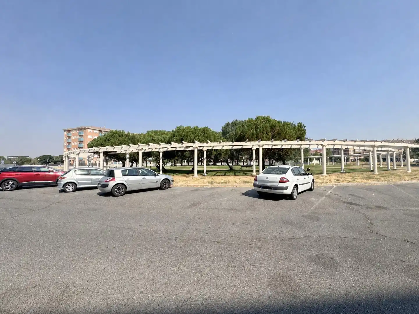 Parking de Piso en venta en Ávila con Calefacción y Piscina comunitaria